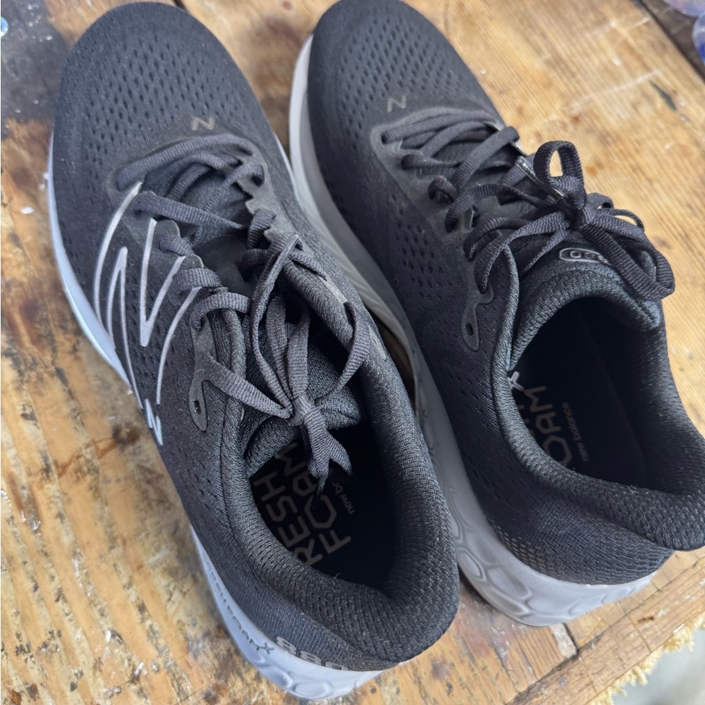 New Balance 880 Men's Black Running Shoes